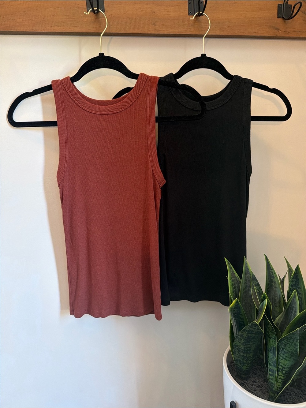 a new day Sleeveless Ribbed Tank Top in Rust and Black